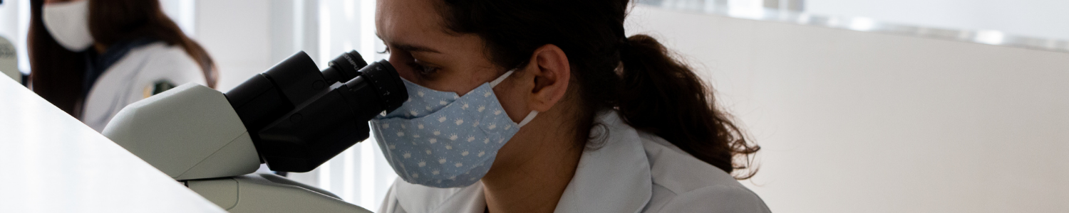 PUC Minas Poços de Caldas lança curso de Biomedicina, carreira em evidência na pandemia